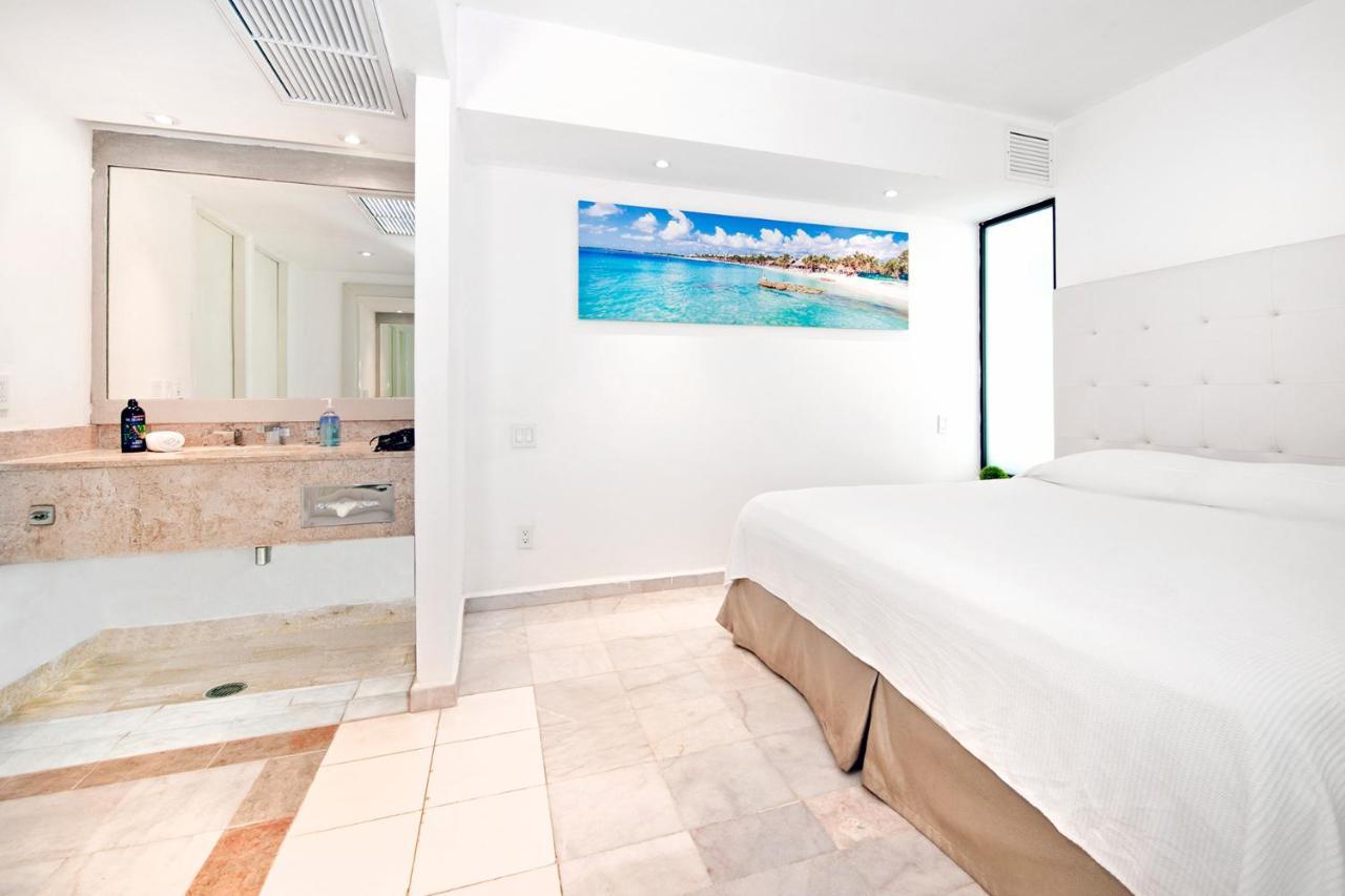 Condos In Prime Cancun Location Plus 3 Pools Exterior photo