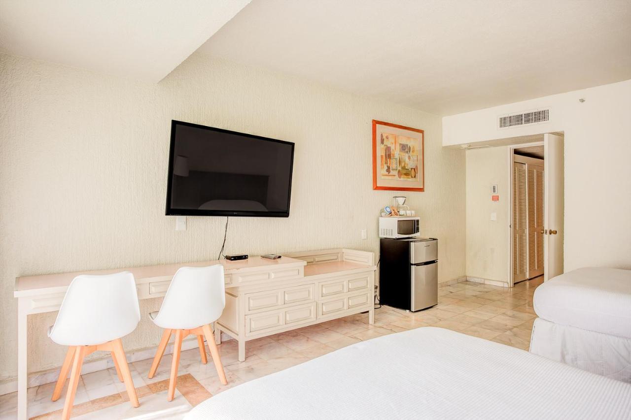 Condos In Prime Cancun Location Plus 3 Pools Exterior photo