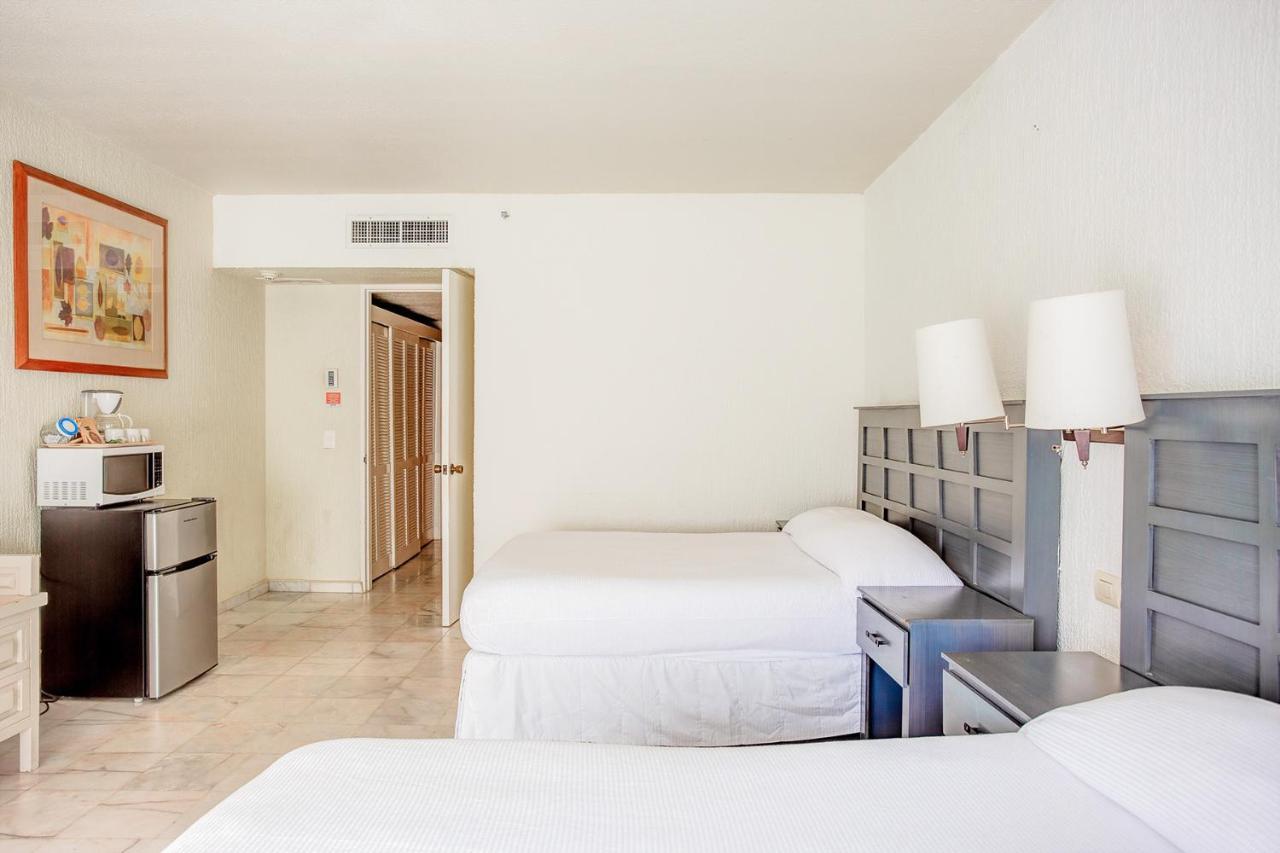 Condos In Prime Cancun Location Plus 3 Pools Exterior photo